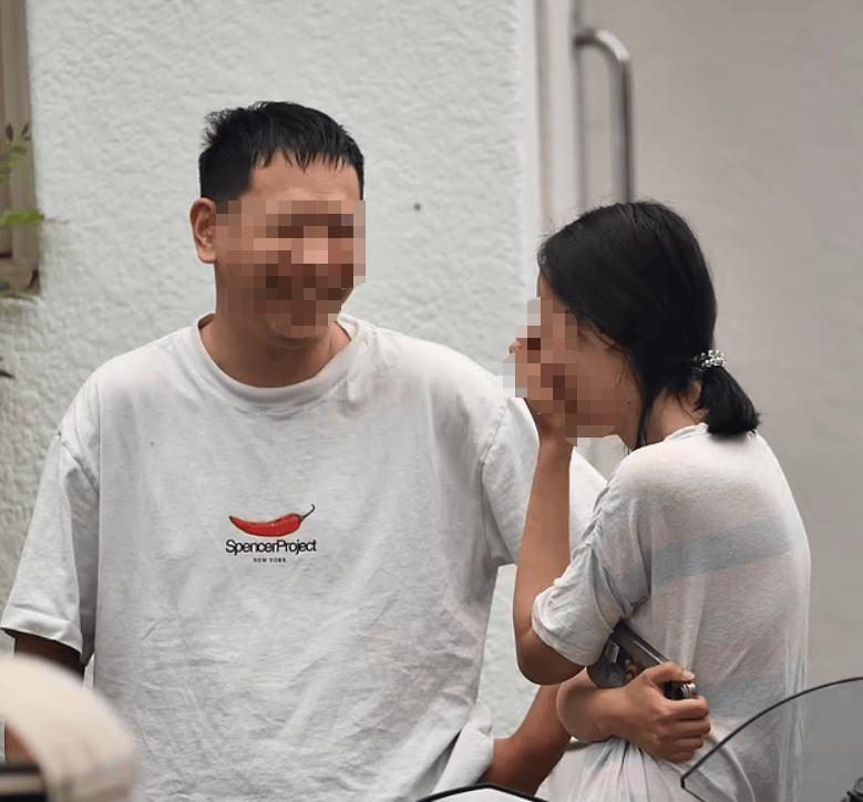 中国小留学生偷偷在家中生娃！无身份无产检，靠谷歌自己接生，“现在想办入籍” 四年级孩子写的“九三大阅兵”观后感，水平超出我的预期！