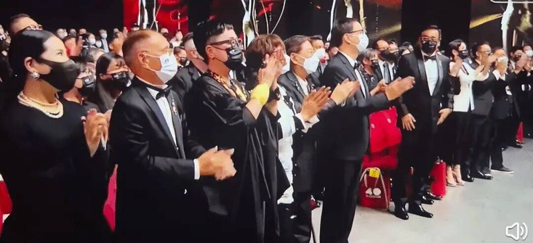 考古|89岁谢贤现身依旧时髦！与小49岁女友分手后开搞事业，疑已交代后事的他太潇洒 