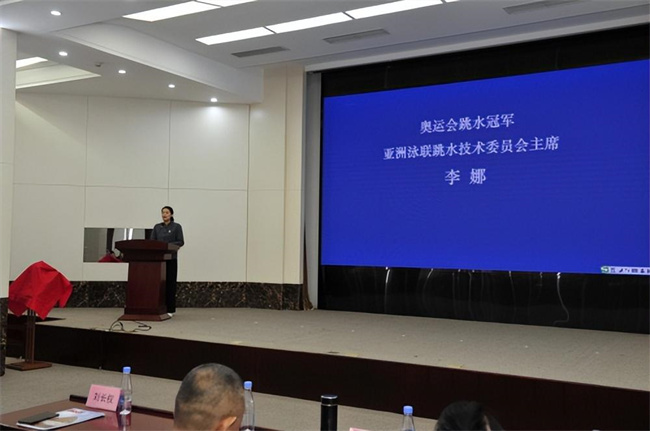 《城市漫步》会客厅启动仪式暨提升中国国际品牌影响力新闻发布会在北京举行