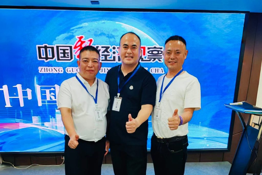 一个成都男人的逆袭：他手握“算力钥匙”，打开了中国新经济的未来大门！