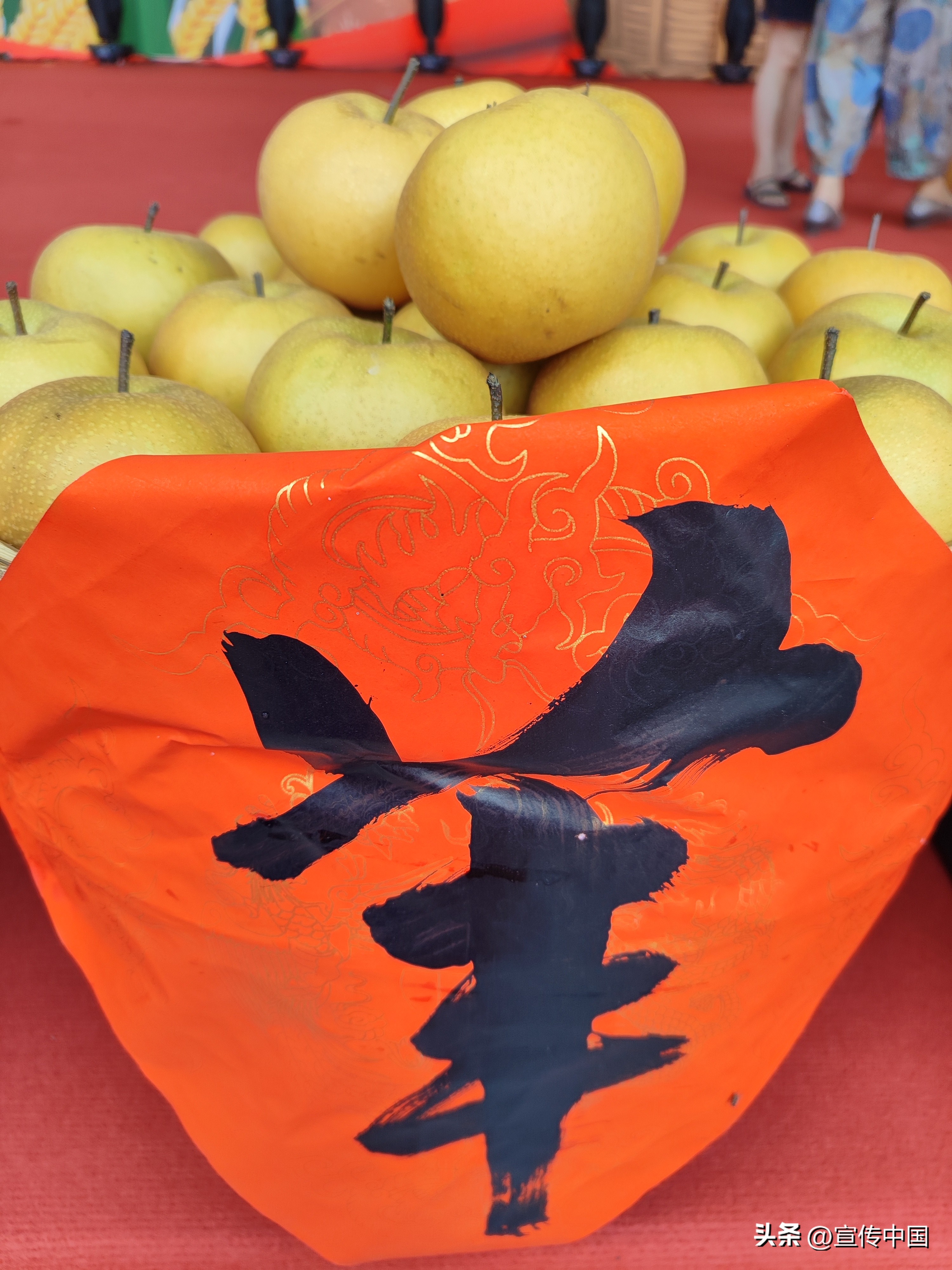 桂林龙胜伟江乡第六届“跳香节”农产品展示。