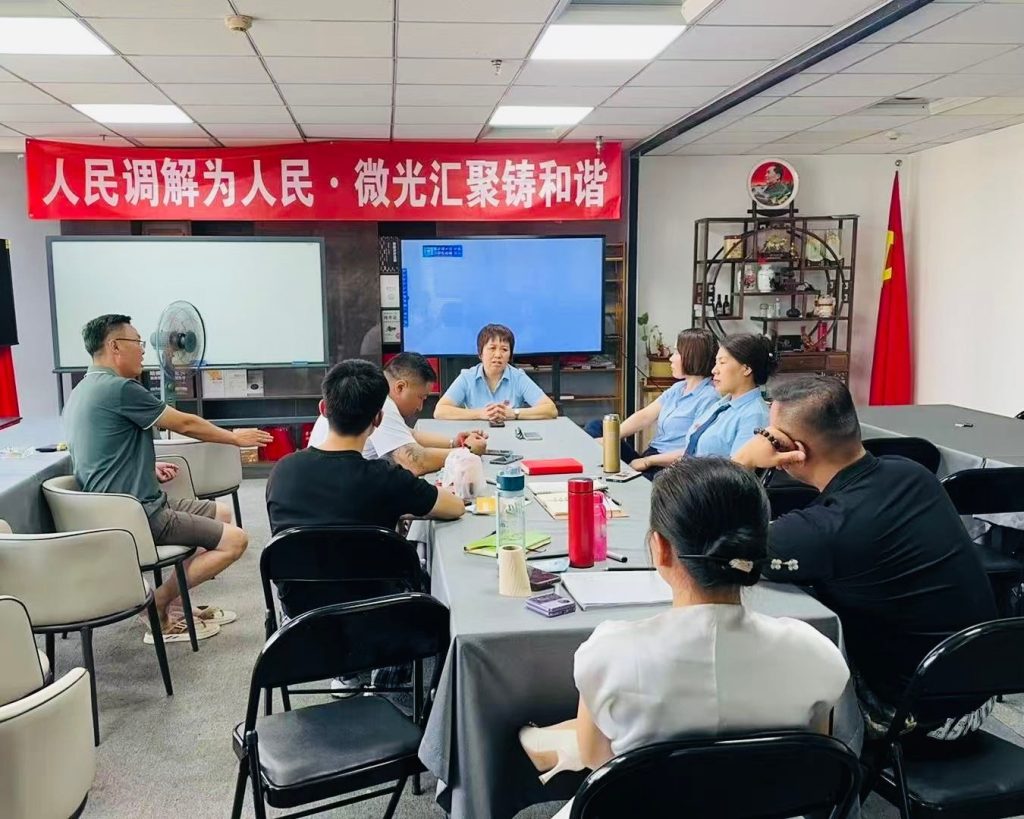 批发学生用品17年，四个连锁店，10年玩金融，她要在2025年掀翻不良资产圈！