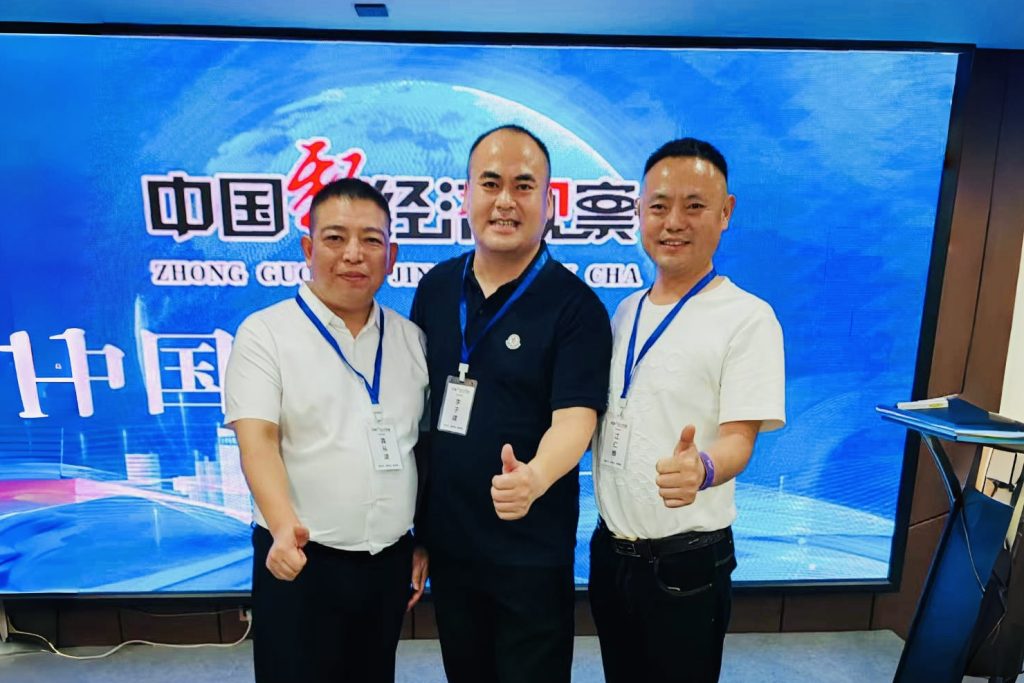 一个成都男人的逆袭：他手握“算力钥匙”，打开了中国新经济的未来大门！