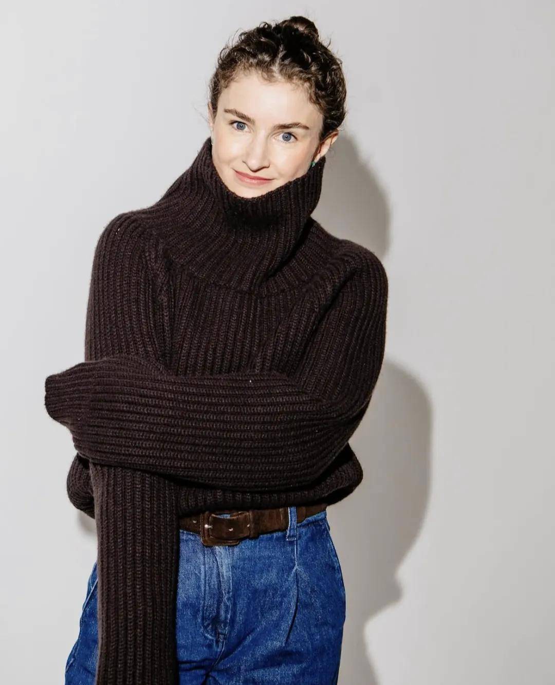 年近四十，二孩妈妈，不骨感不时髦，却成了女魔头接班人 