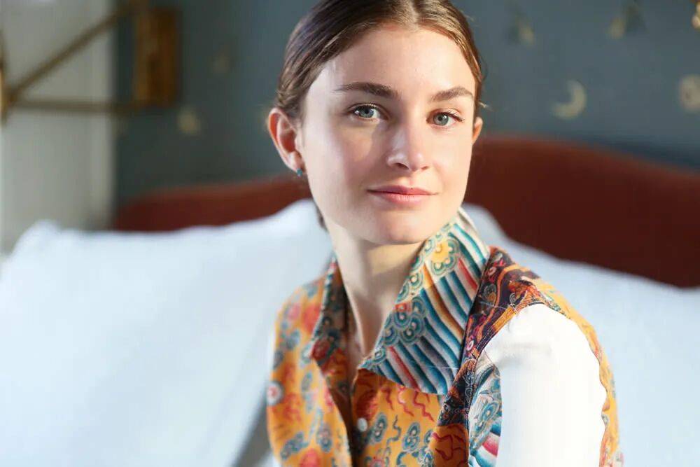 年近四十，二孩妈妈，不骨感不时髦，却成了女魔头接班人 