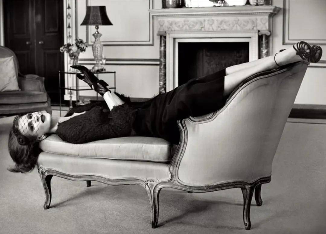 年近四十，二孩妈妈，不骨感不时髦，却成了女魔头接班人 