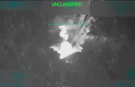 特朗普下令开火，引发巨大争议 