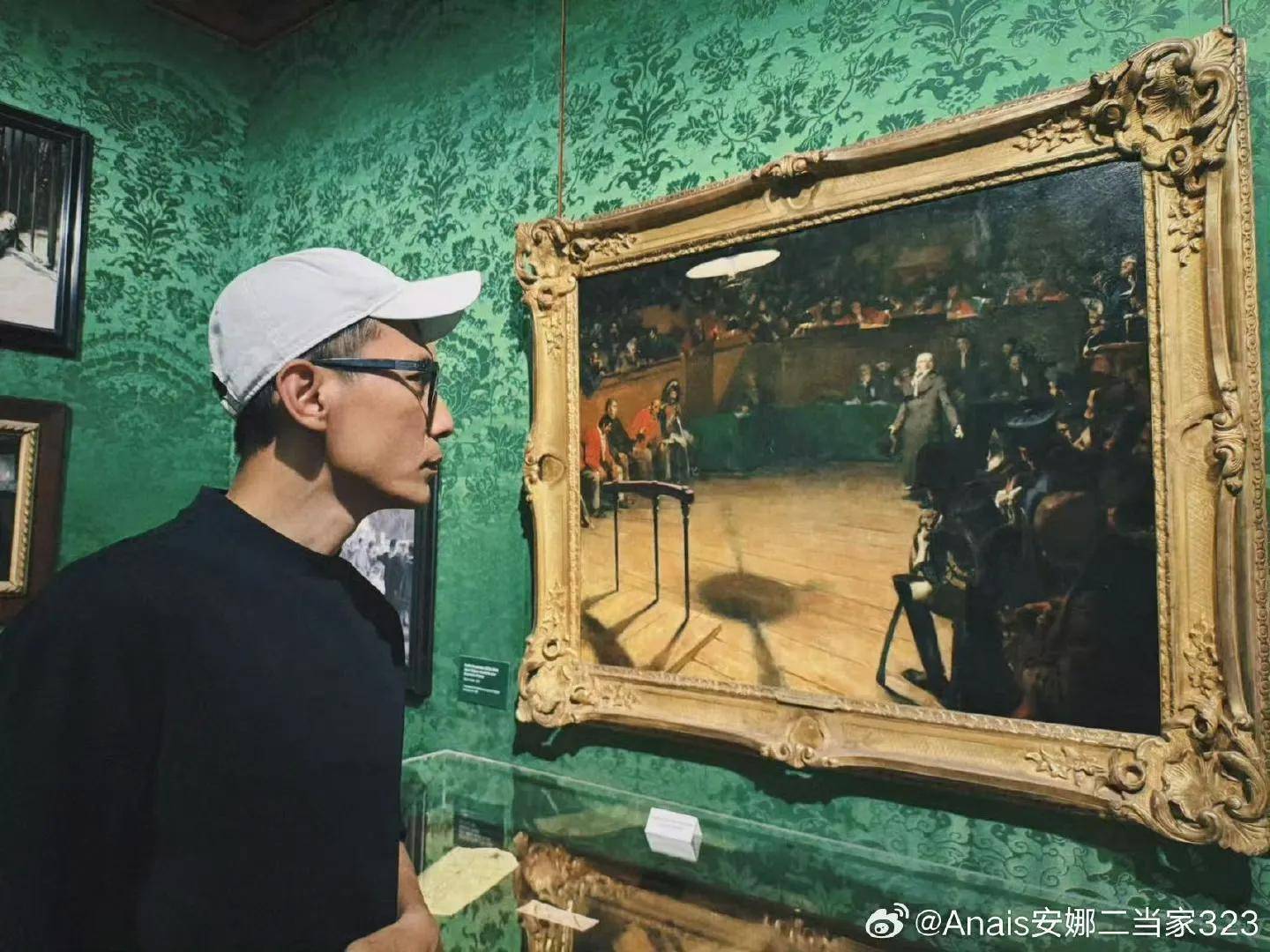 年近四十，二孩妈妈，不骨感不时髦，却成了女魔头接班人 