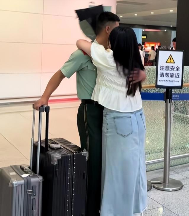 退伍男友遭全网劝分，视频已删除，男方账号曝光，细节引争议