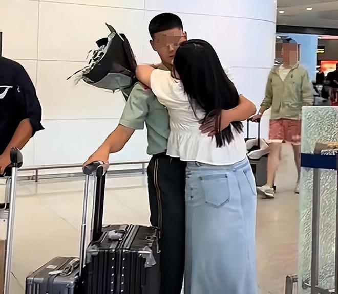 退伍男友遭全网劝分，视频已删除，男方账号曝光，细节引争议