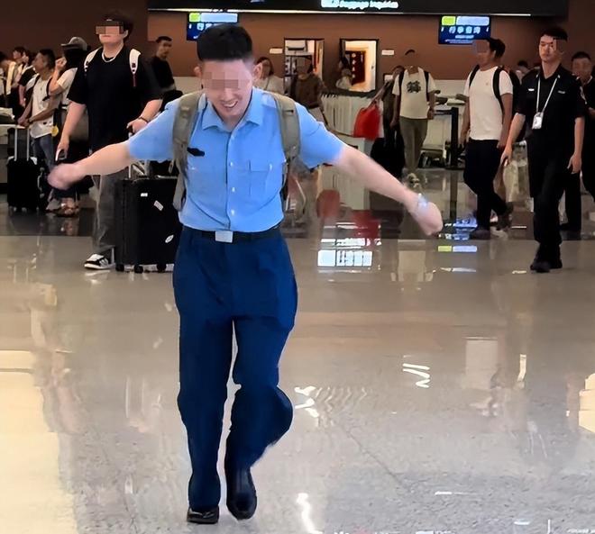 退伍男友遭全网劝分，视频已删除，男方账号曝光，细节引争议