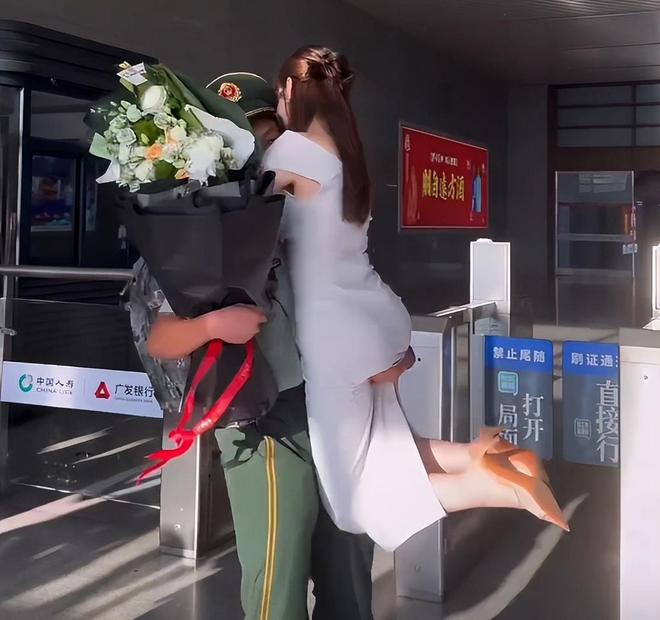 退伍男友遭全网劝分，视频已删除，男方账号曝光，细节引争议