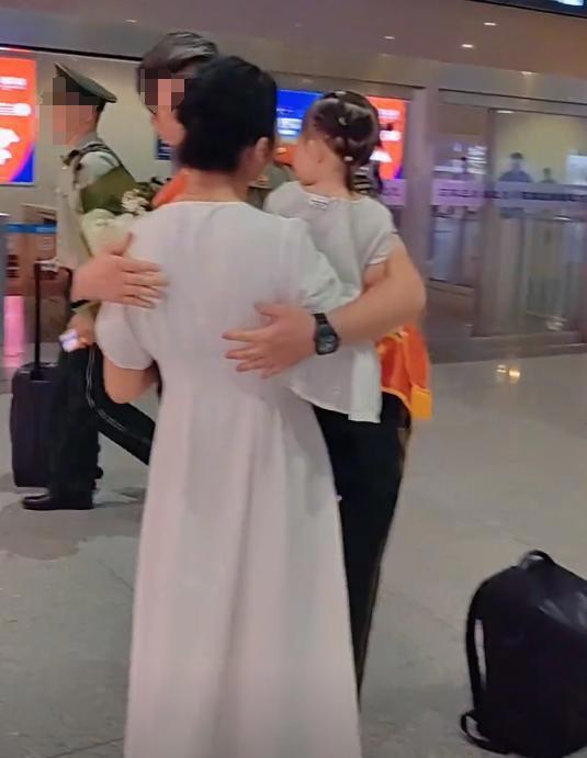 退伍男友遭全网劝分，视频已删除，男方账号曝光，细节引争议