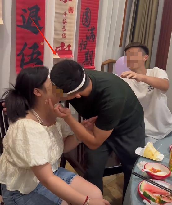 退伍男友遭全网劝分，视频已删除，男方账号曝光，细节引争议